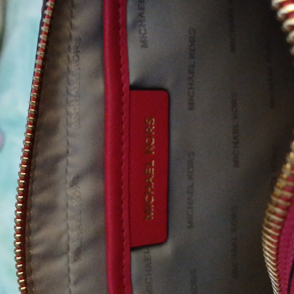 Authentic Michael Kors  Jet Set Crossbody Bag - Picture 7 of 7